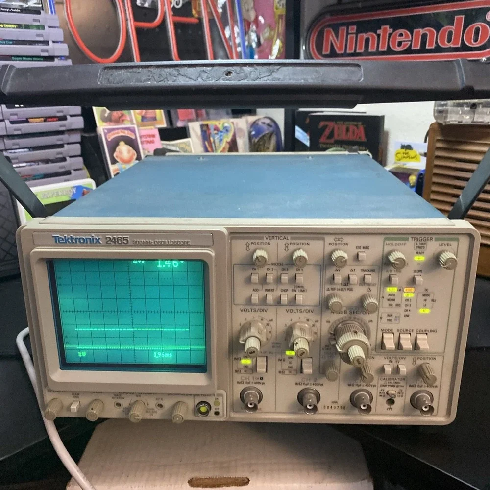Tektronix 2465 300 MHz Oscilloscope - See Photos Works